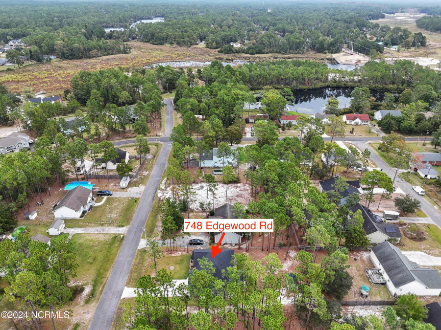 748 Edgewood Rd Southport, NC 28461