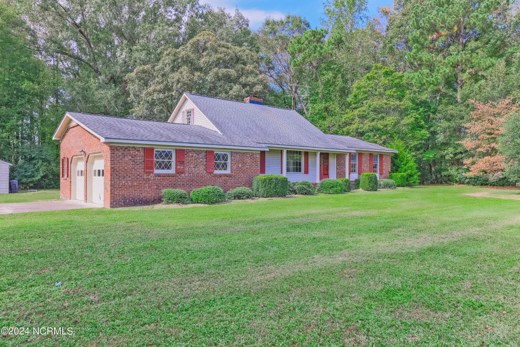 235 Baker Rd Pink Hill, NC 28572