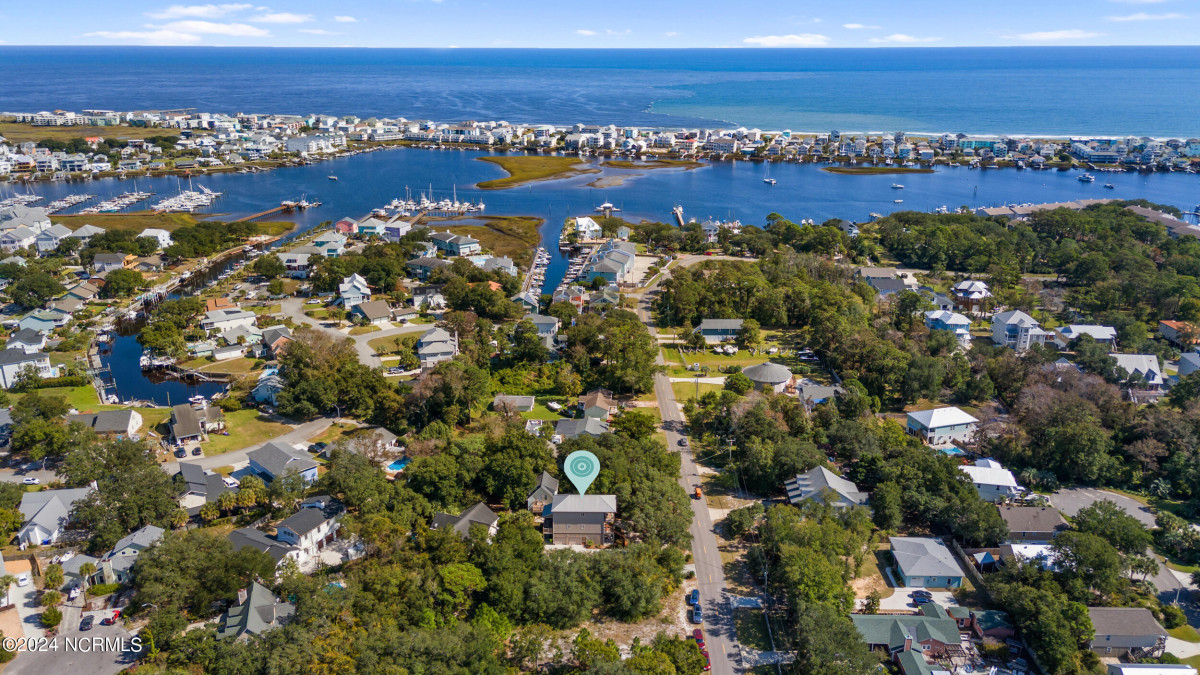 410 Lewis Dr Carolina Beach, NC 28428