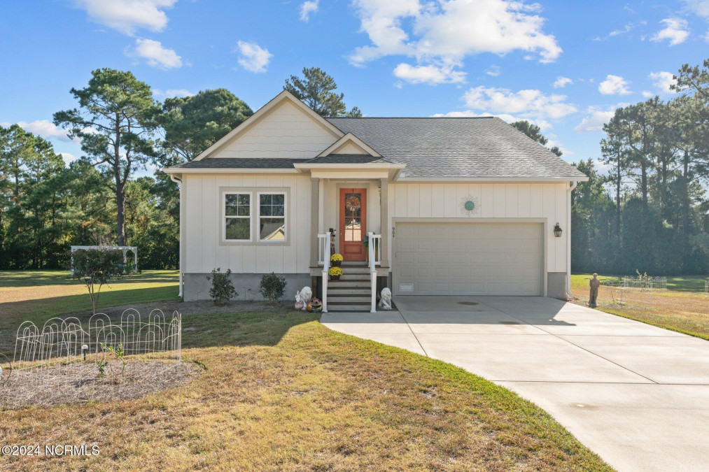 904 Sea Holly Ct New Bern, NC 28560