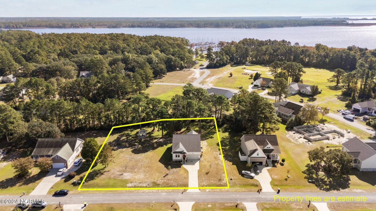 904 Sea Holly Ct New Bern, NC 28560