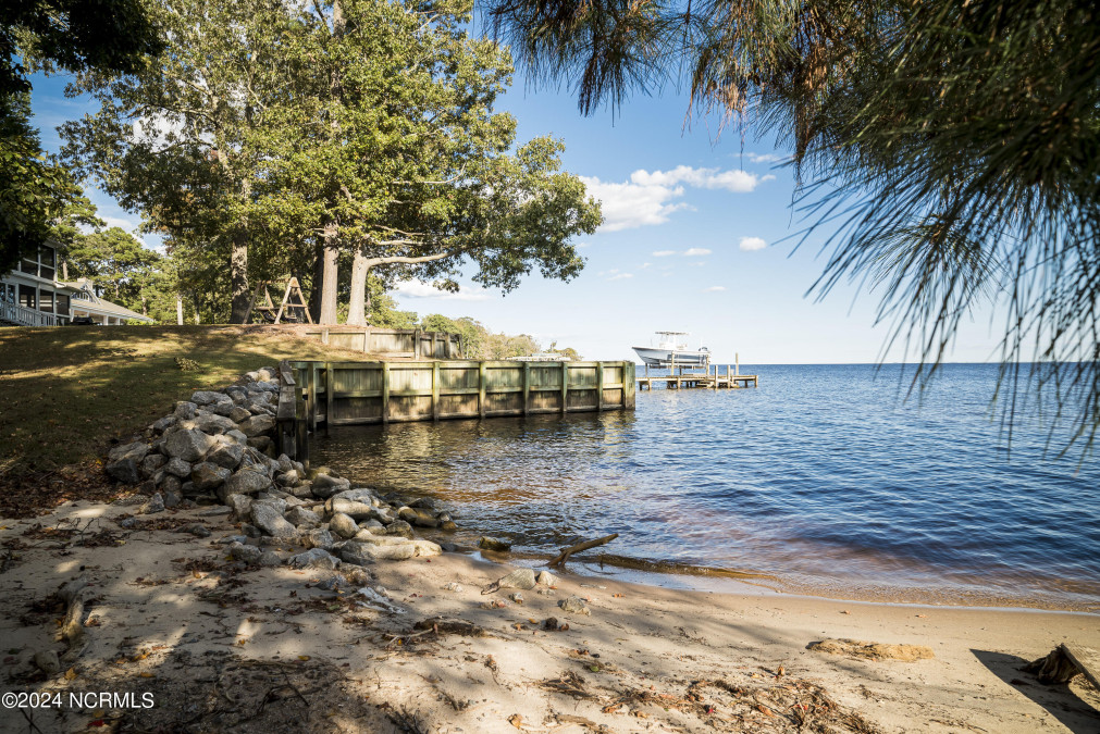 137 Nixons Beach Rd Edenton, NC 27932