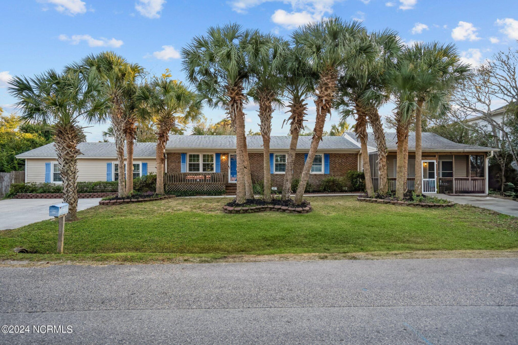 501 Greenville Ave Carolina Beach, NC 28428