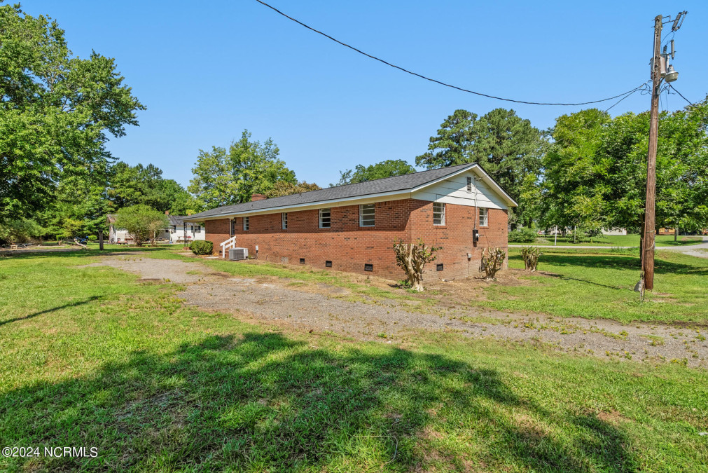 30 Cooper Loop Rd Sunbury, NC 27979