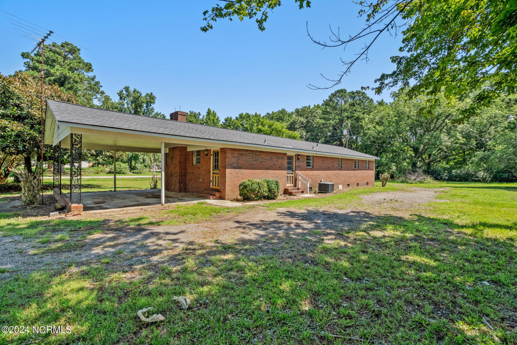 30 Cooper Loop Rd Sunbury, NC 27979