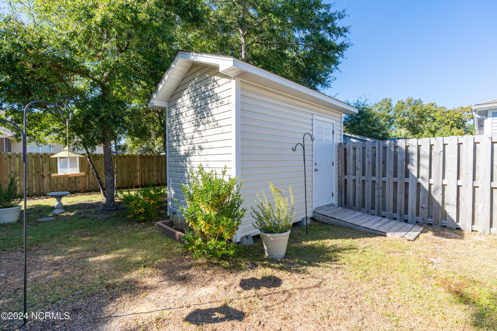 125 7th St Oak Island, NC 28465