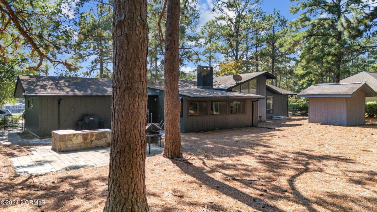 31 Shadow Ln Whispering Pines, NC 28327