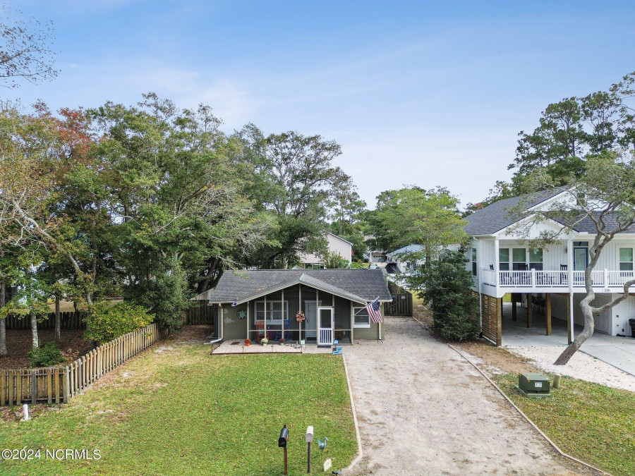 338 39th St Oak Island, NC 28465