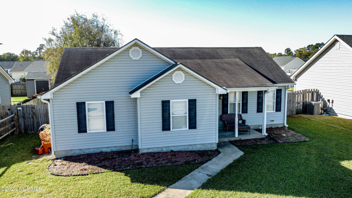 1305 Jessica St Elizabeth City, NC 27909