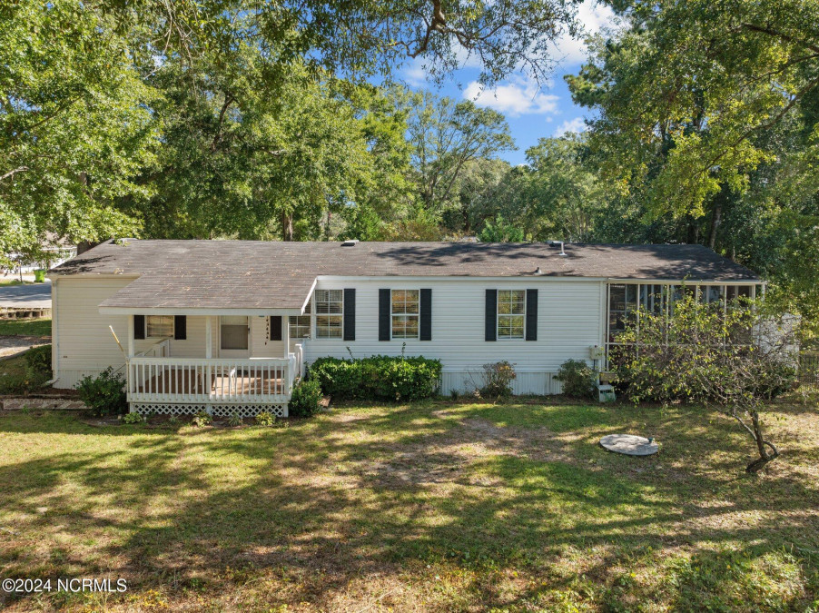 810 Holly Ln Sunset Beach, NC 28468