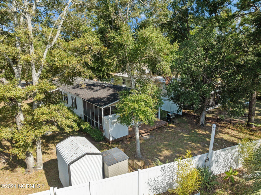 810 Holly Ln Sunset Beach, NC 28468