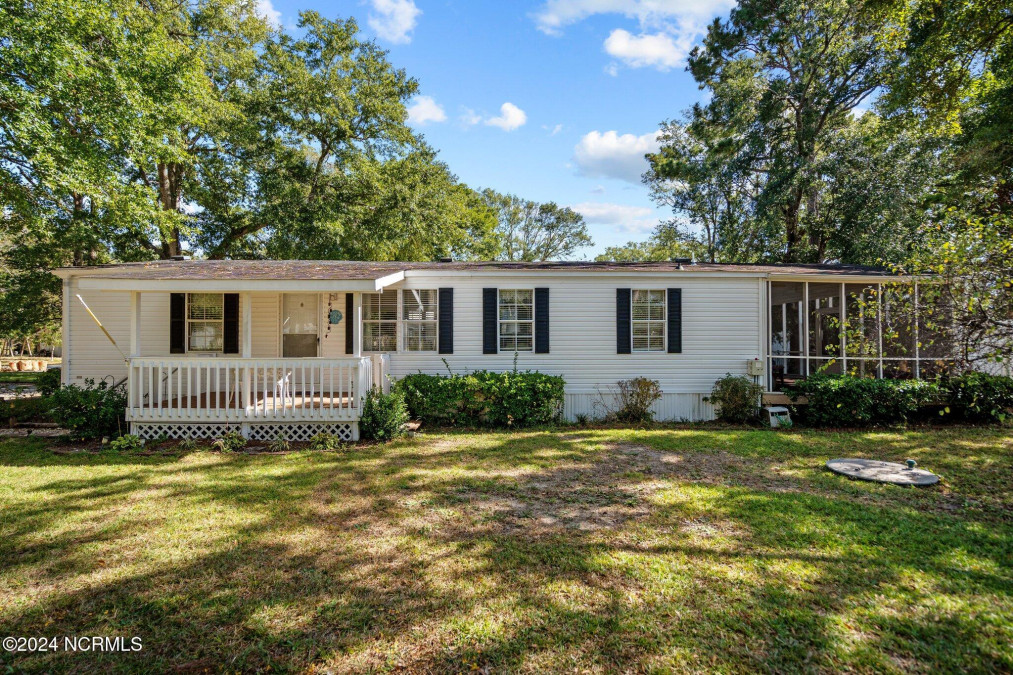 810 Holly Ln Sunset Beach, NC 28468