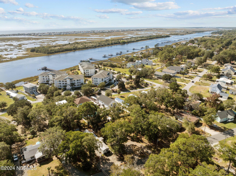 810 Holly Ln Sunset Beach, NC 28468