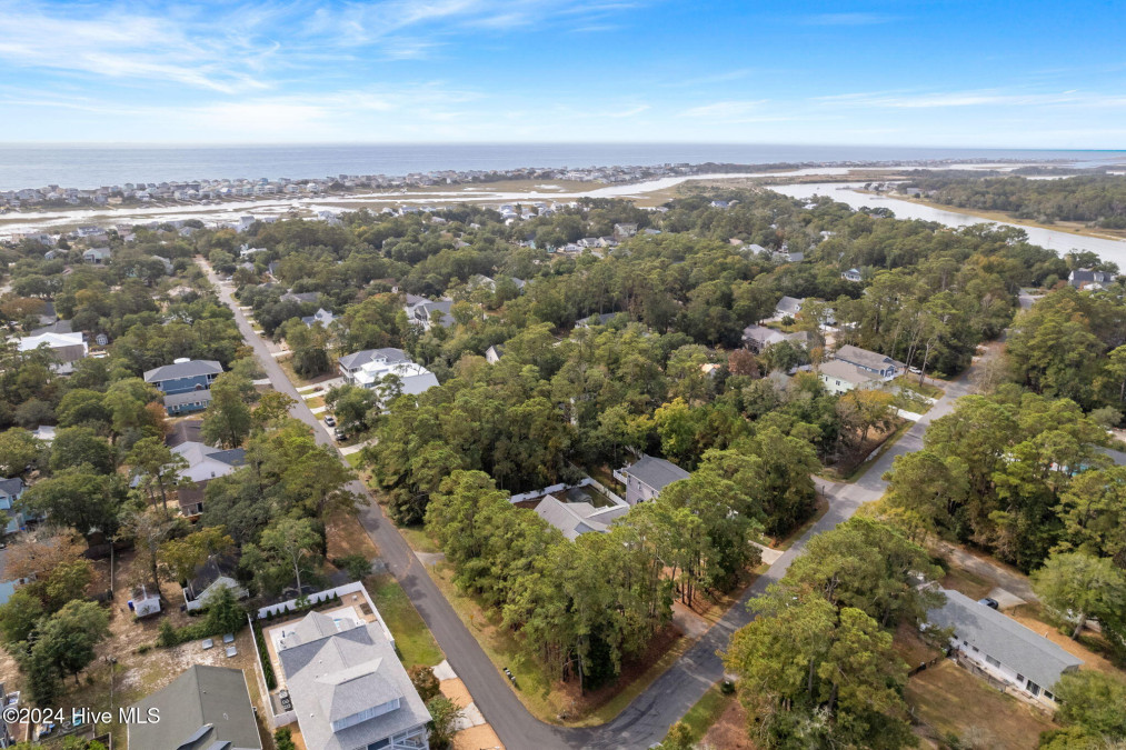 2601 Yacht Dr Oak Island, NC 28465