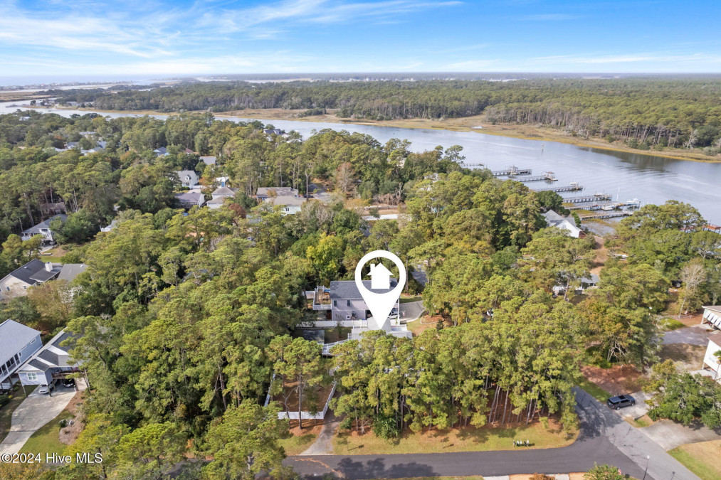 2601 Yacht Dr Oak Island, NC 28465