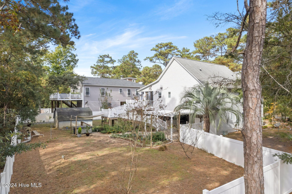 2601 Yacht Dr Oak Island, NC 28465