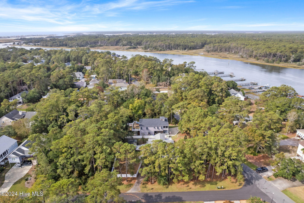 2601 Yacht Dr Oak Island, NC 28465