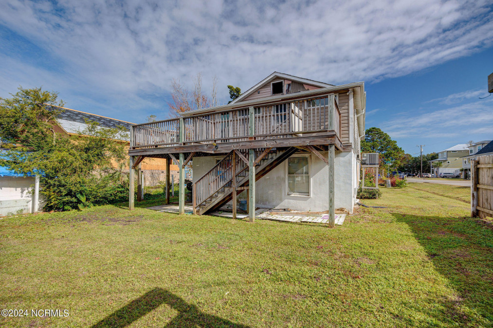 908 Third St Carolina Beach, NC 28428