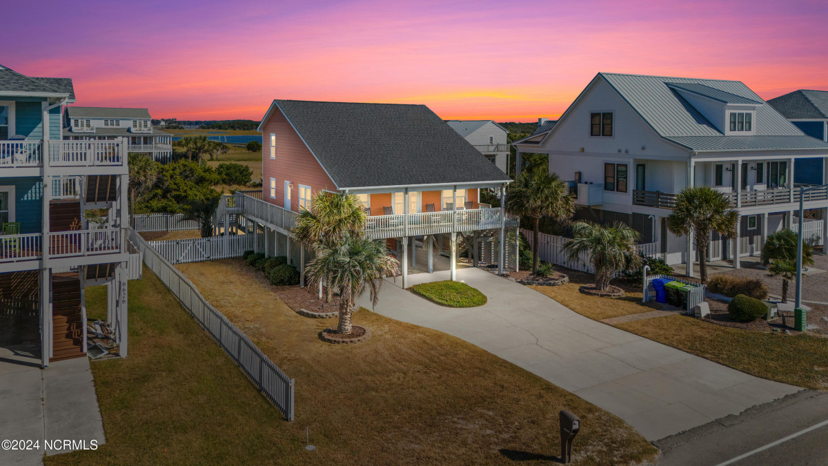 6624 Beach Dr Oak Island, NC 28465