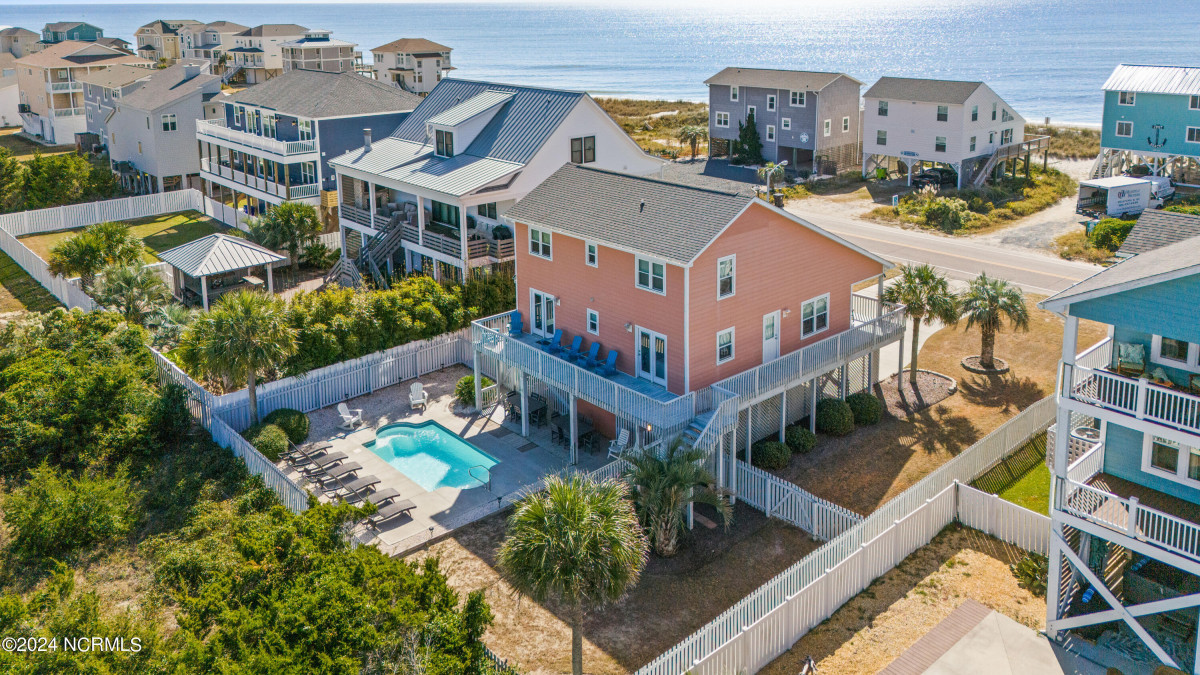 6624 Beach Dr Oak Island, NC 28465