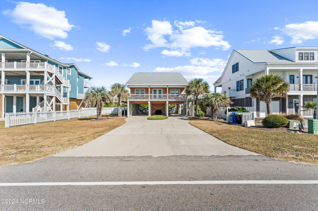 6624 Beach Dr Oak Island, NC 28465