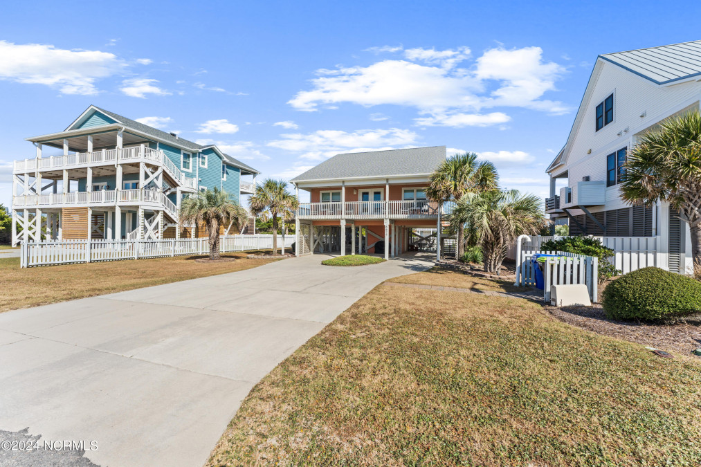 6624 Beach Dr Oak Island, NC 28465