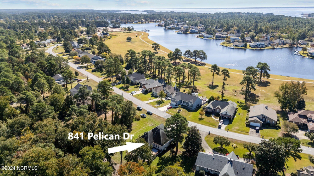 841 Pelican Dr New Bern, NC 28560