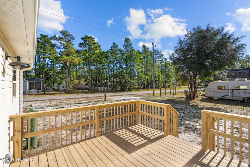 1098 Long Leaf Rd Southport, NC 28461