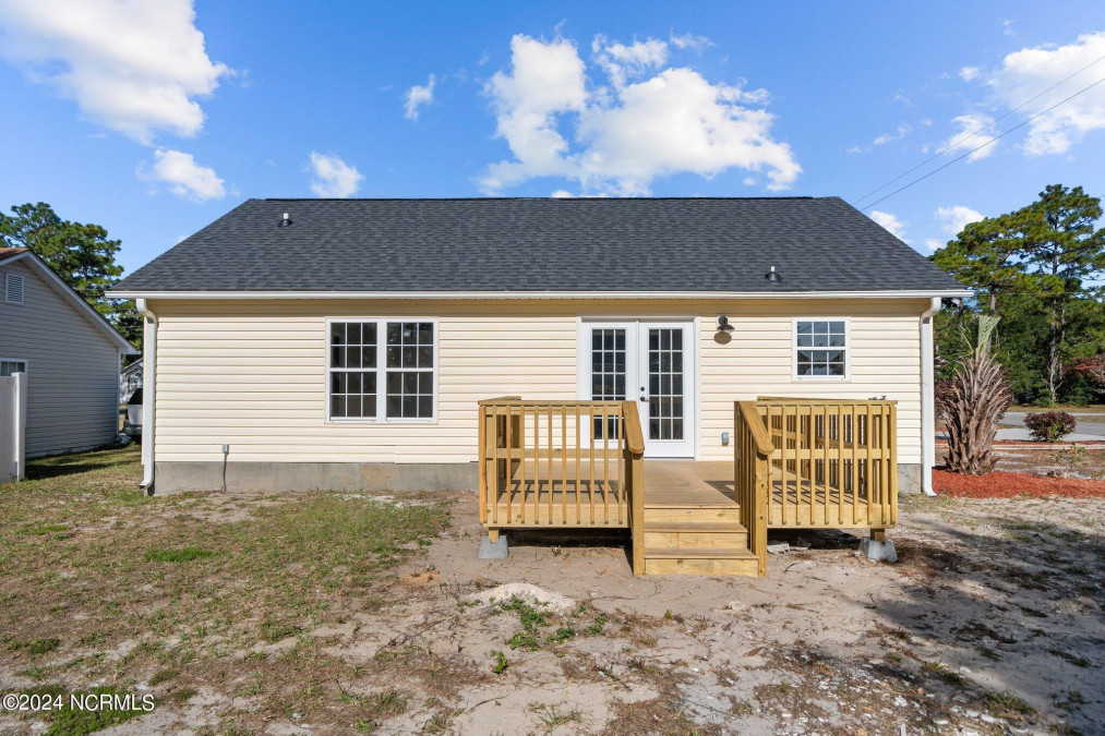 1098 Long Leaf Rd Southport, NC 28461