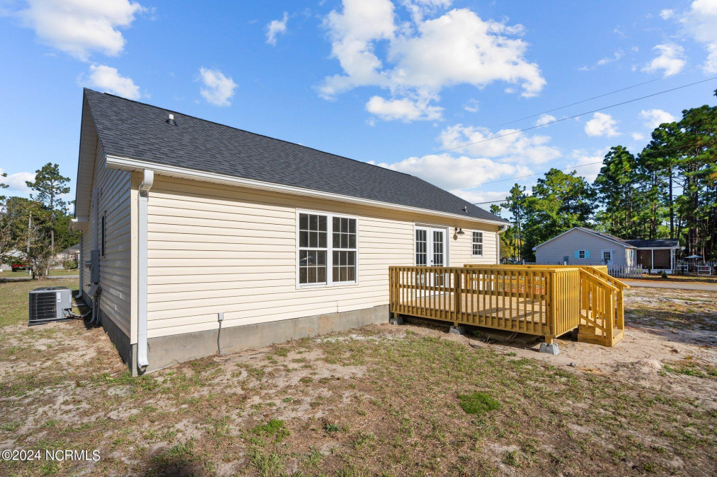 1098 Long Leaf Rd Southport, NC 28461