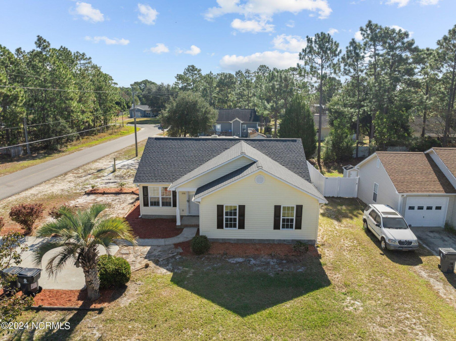 1098 Long Leaf Rd Southport, NC 28461