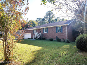 709 Plantation Dr New Bern, NC 28562