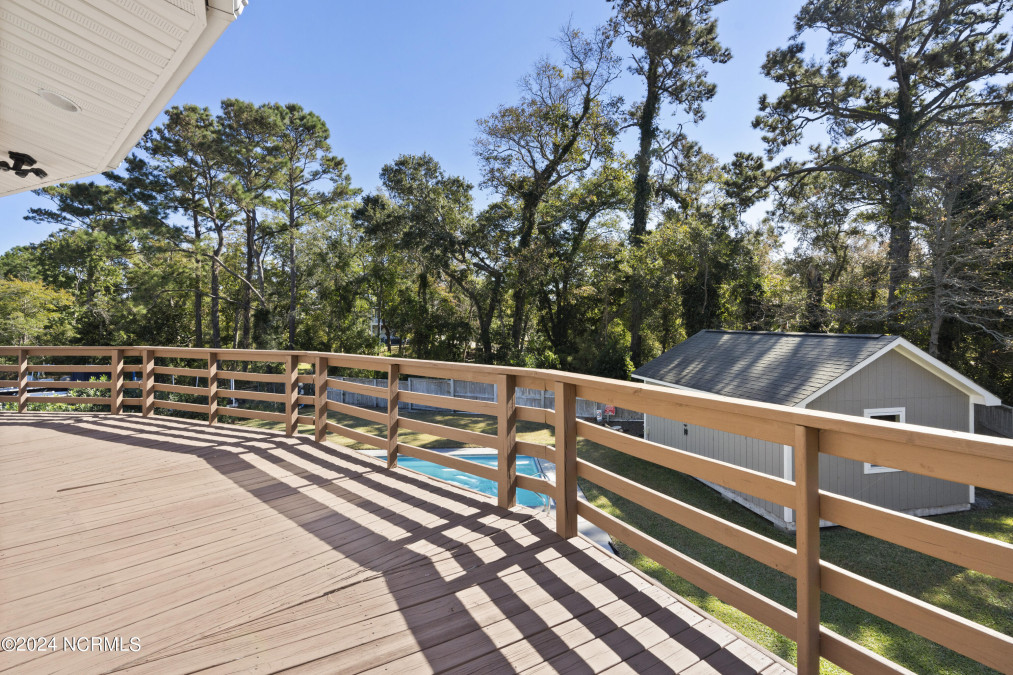 309 Lewis Dr Carolina Beach, NC 28428