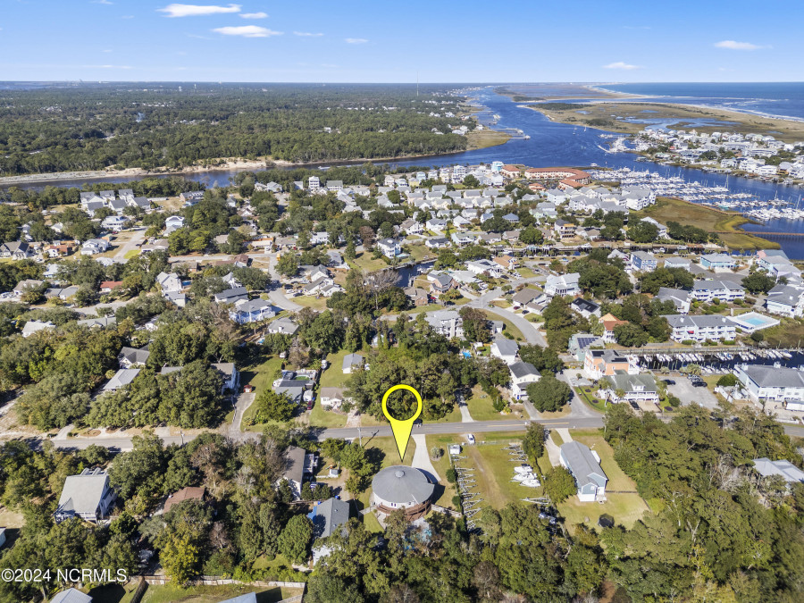 309 Lewis Dr Carolina Beach, NC 28428