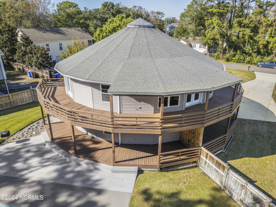 309 Lewis Dr Carolina Beach, NC 28428