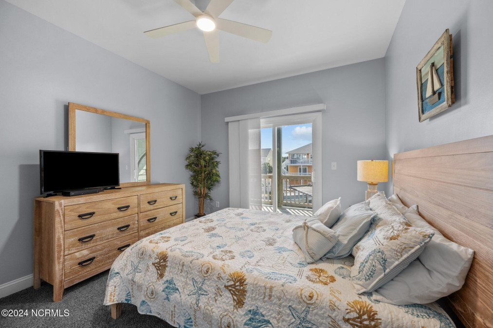 965 Tower Ct Topsail Beach, NC 28445