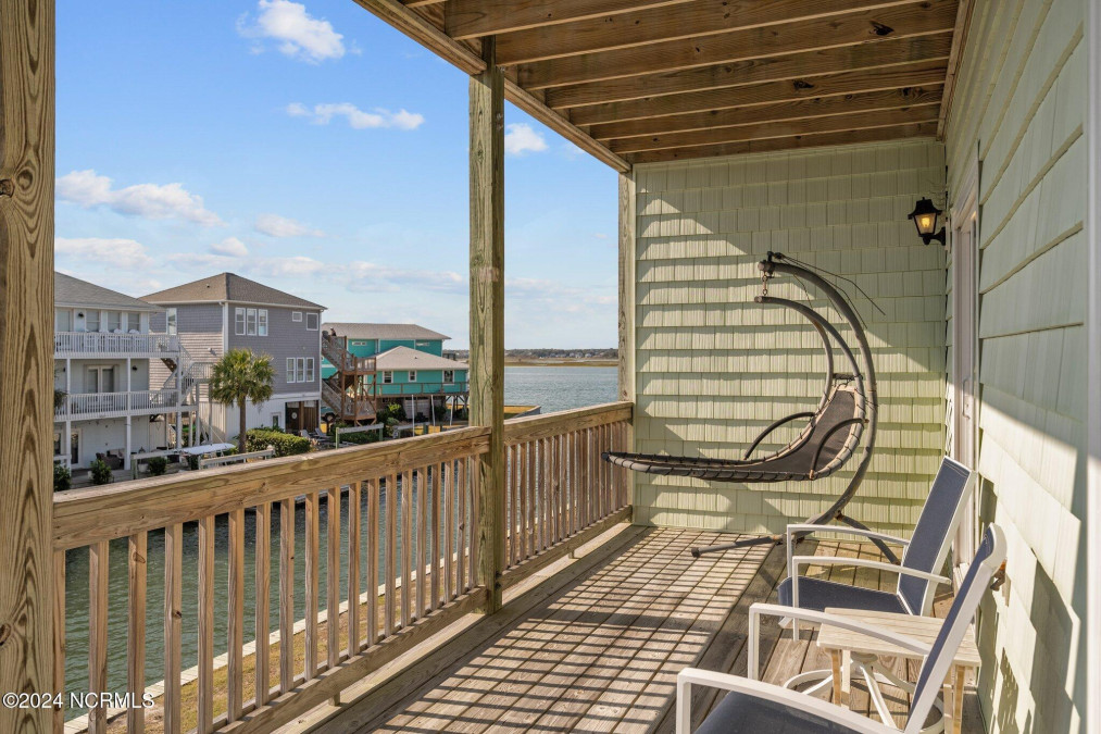 965 Tower Ct Topsail Beach, NC 28445