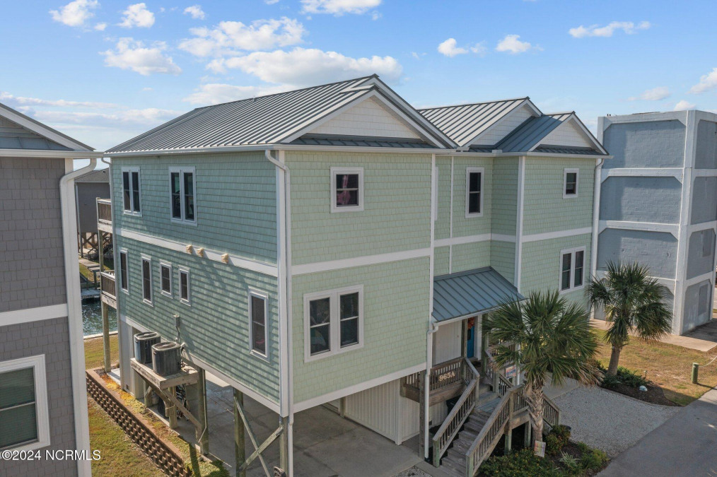 965 Tower Ct Topsail Beach, NC 28445