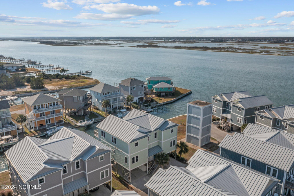 965 Tower Ct Topsail Beach, NC 28445