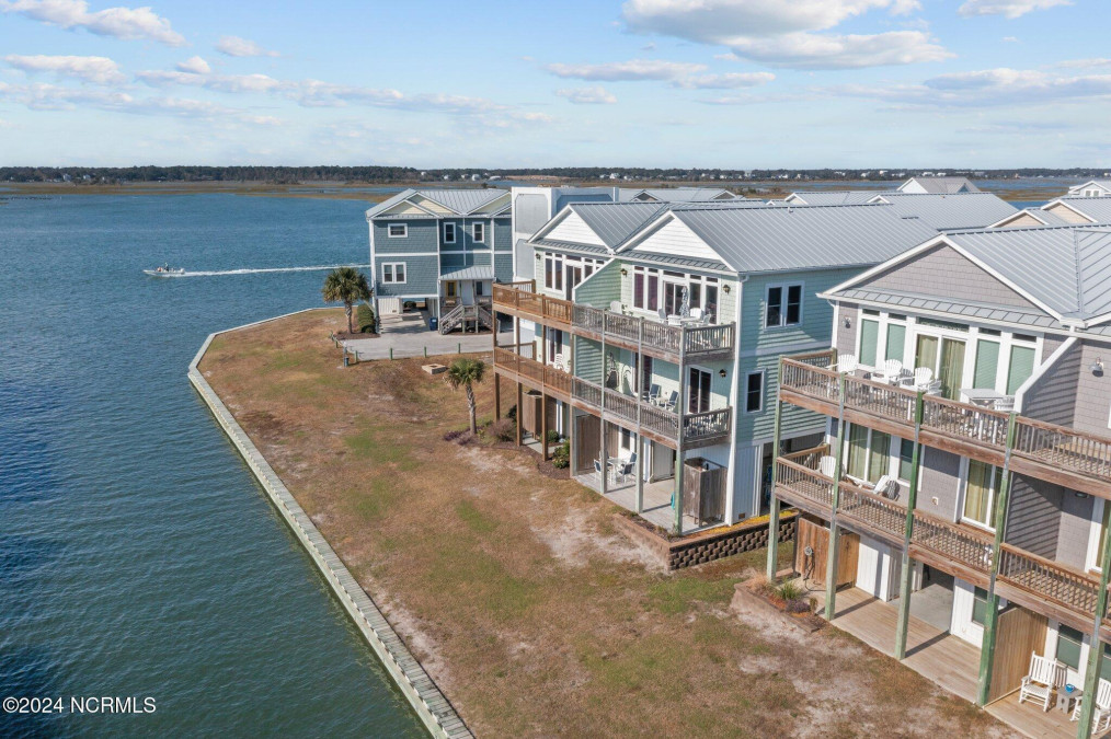 965 Tower Ct Topsail Beach, NC 28445