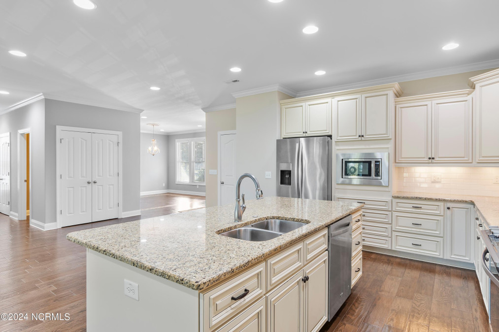 208 Brookwood Park Ct Sunset Beach, NC 28468