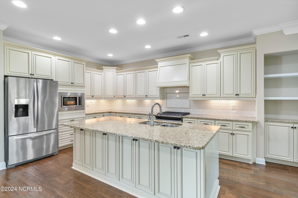 208 Brookwood Park Ct Sunset Beach, NC 28468