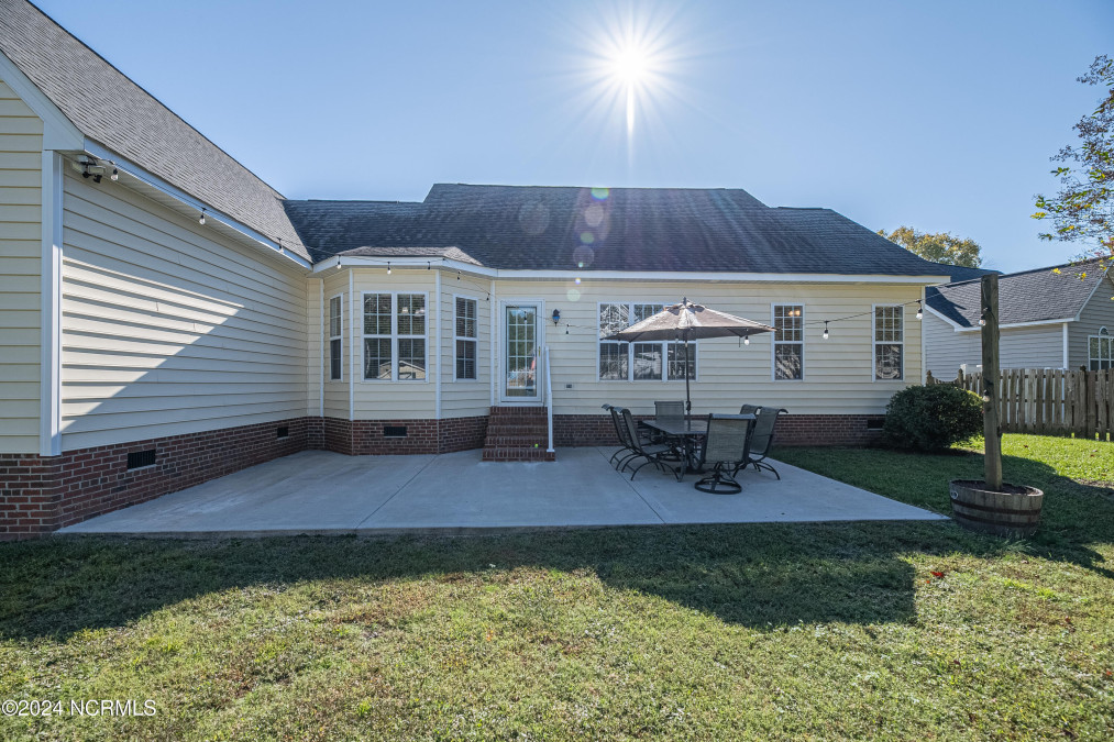 637 Carrington Ln Winterville, NC 28590