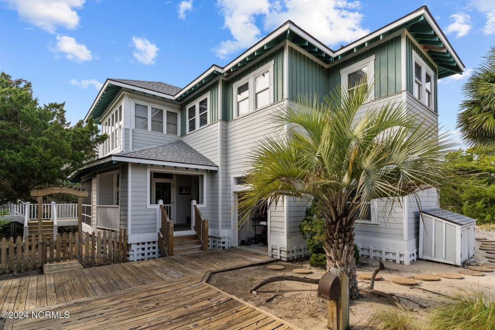 3 Sea Lavender Ct Bald Head Island, NC 28461