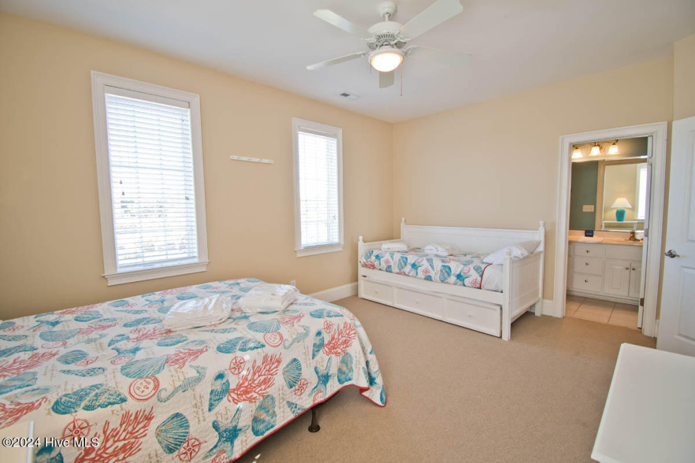 5715 Ocean Dr Emerald Isle, NC 28594