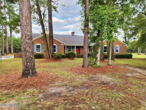 1604 Colony Dr Tarboro, NC 27886