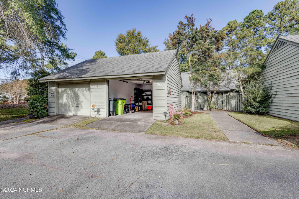 90 Ashley Pl New Bern, NC 28562