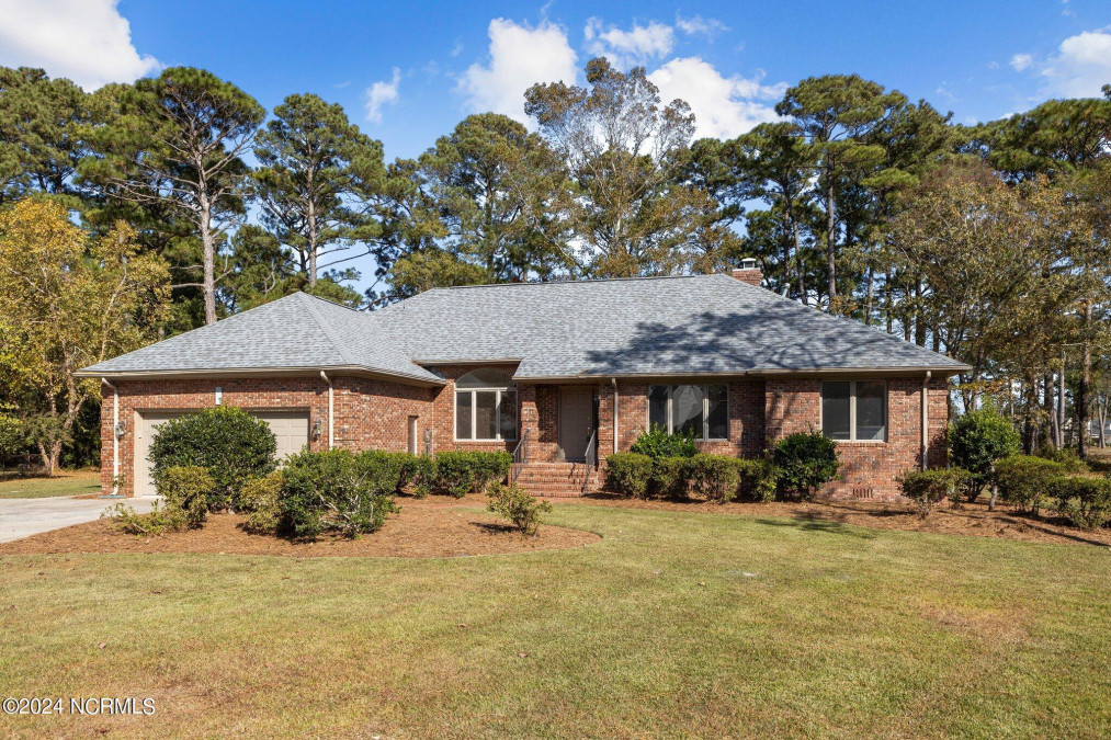 417 Oakmont Dr Morehead City, NC 28557