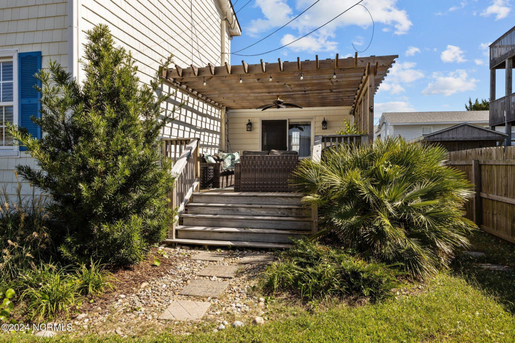 204 Bogue Sound Dr Atlantic Beach, NC 28512