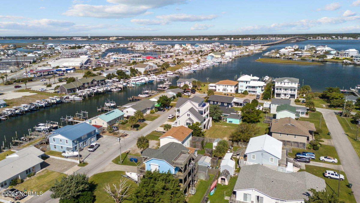 204 Bogue Sound Dr Atlantic Beach, NC 28512